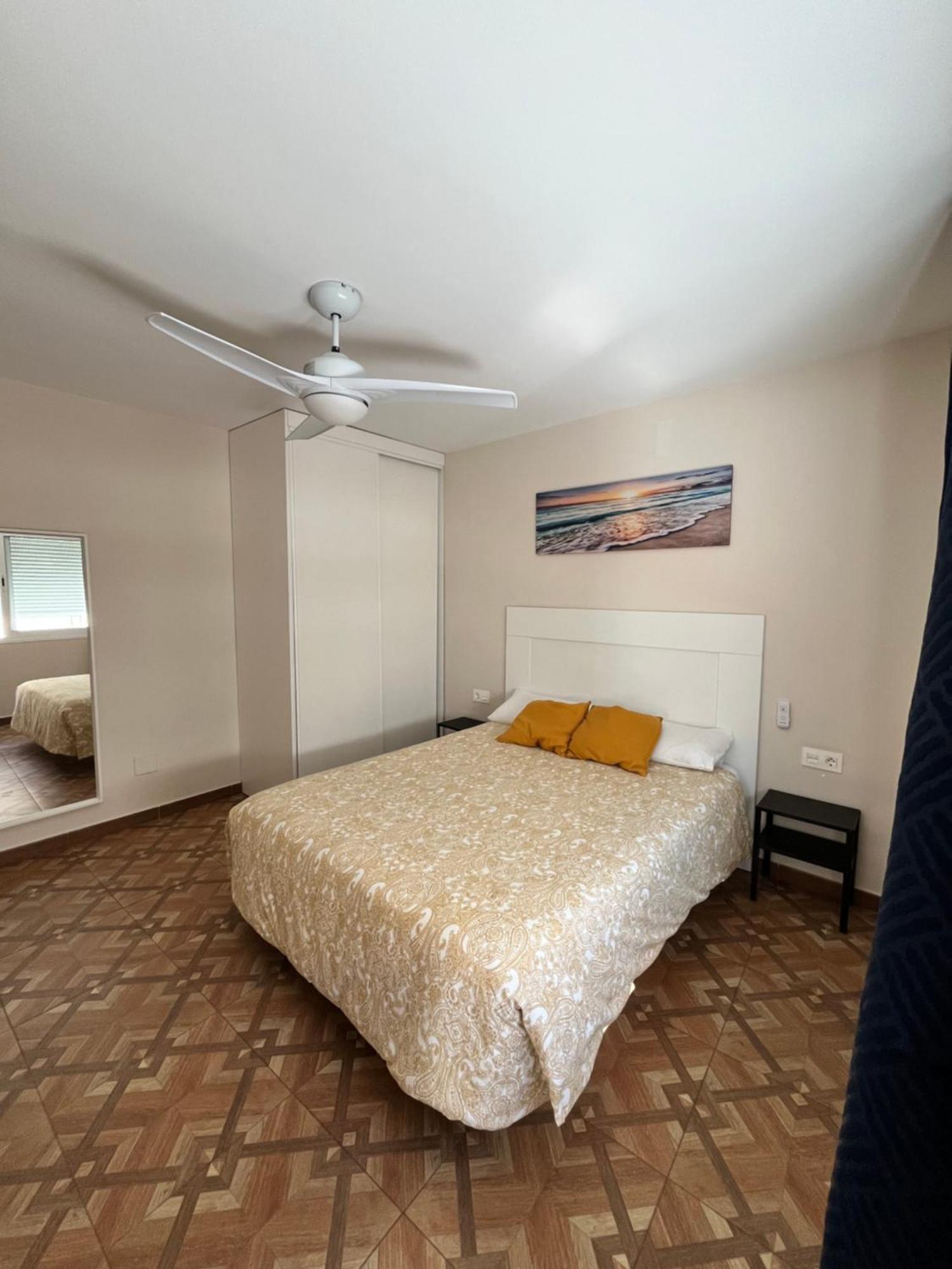 Apartamentos MareaBeach Torremolinos Bagian luar foto